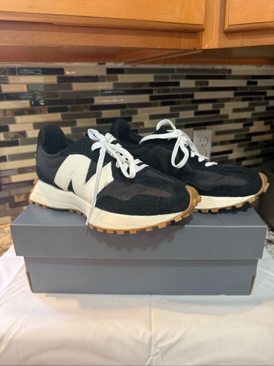 New Balance Shoes - New Balance 327 women's sneakers in a black/ White Sz 6 NWB